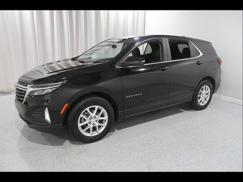 Certified 2024 Chevrolet Equinox LT FWD image 3