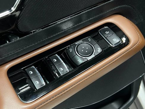 Used 2020 Lincoln Aviator Reserve w/ Elements Package Plus AWD/4WD image 16