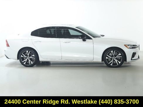 Used 2022 Volvo S60 T8 R-Design Expression AWD/4WD image 11