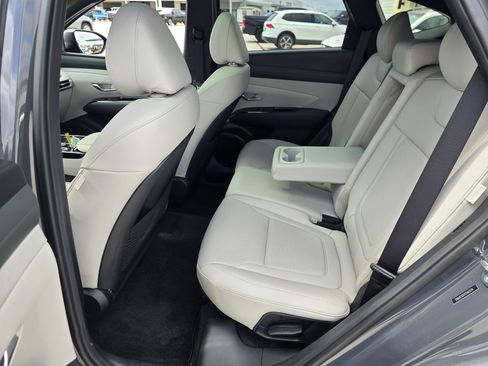 Used 2025 Hyundai Tucson Limited FWD image 10