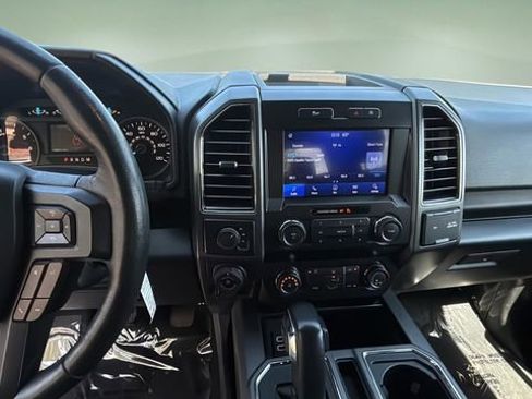 Used 2020 Ford F150 XLT w/ Equipment Group 302A Luxury AWD/4WD image 38