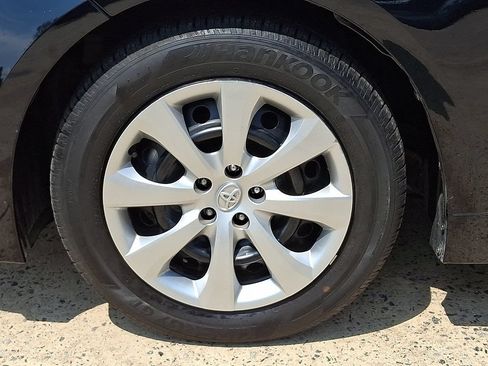 Used 2025 Toyota Corolla LE FWD image 8