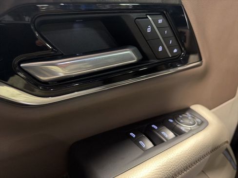 Used 2025 GMC Yukon Denali image 19