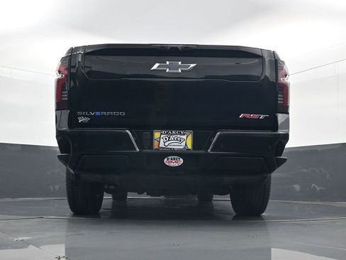 Certified 2025 Chevrolet Silverado EV RST AWD/4WD image 26
