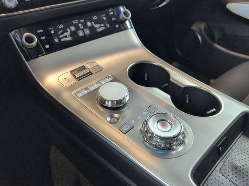 Used 2026 Genesis GV70 2.5T Advanced image 32