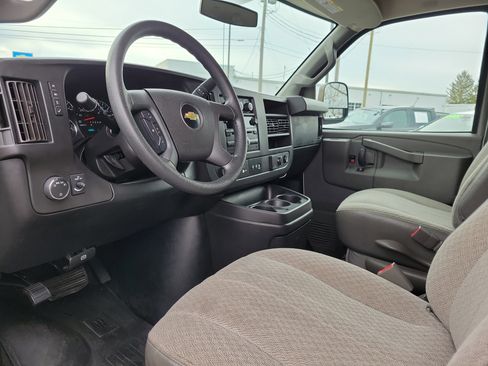 Used 2017 Chevrolet Express 2500 LT w/ LT Preferred Equipment Group image 16