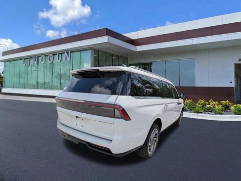 New 2026 Lincoln Navigator L Reserve AWD/4WD image 2