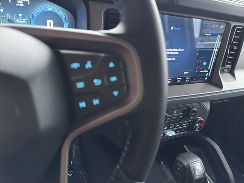 New 2025 Ford Bronco Outer Banks w/ Sasquatch Package image 21