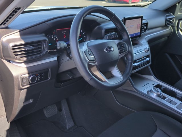 Used 2023 Ford Explorer XLT RWD image 10