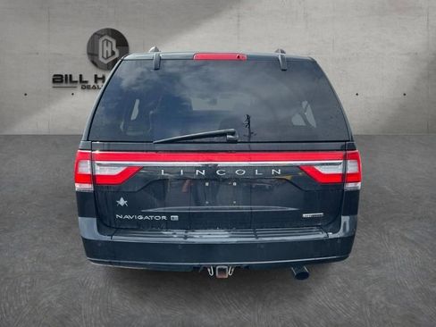 Used 2015 Lincoln Navigator L 4WD image 4
