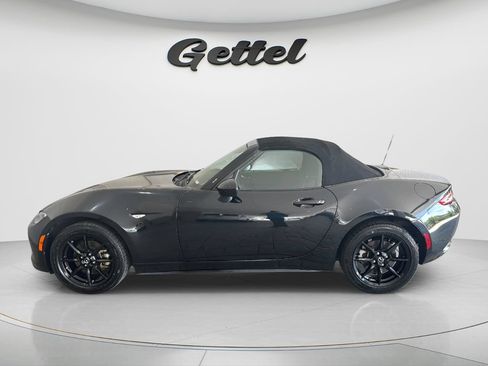Used 2020 MAZDA MX-5 Miata Sport RWD image 4