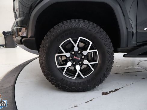 Used 2024 GMC Canyon AT4X AWD/4WD image 10