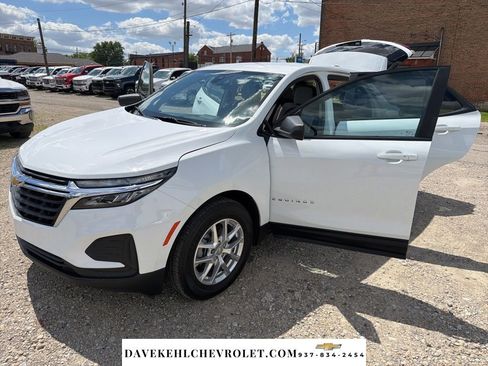 Used 2022 Chevrolet Equinox LS w/ LS Convenience Package FWD image 25