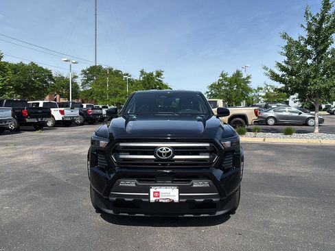 Used 2025 Toyota Tacoma SR5 AWD/4WD image 7