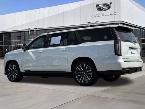 Used 2021 Cadillac Escalade ESV Sport w/ Driver Assist Tech Package image 4