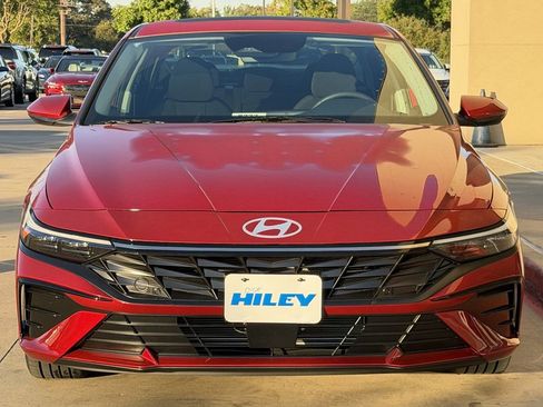 New 2025 Hyundai Elantra SEL image 7