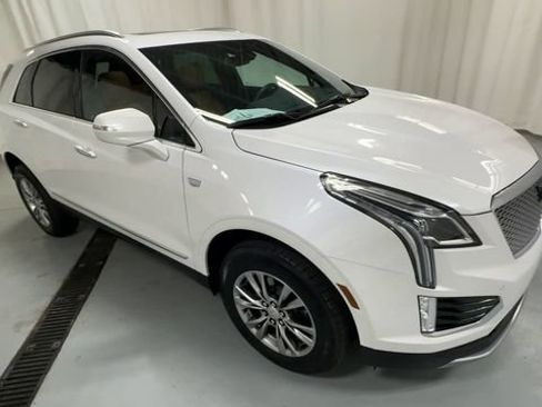 Certified 2023 Cadillac XT5 Premium Luxury FWD image 2