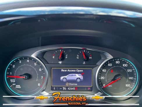 Used 2023 Chevrolet Traverse LT w/ LT Premium Package AWD/4WD image 17