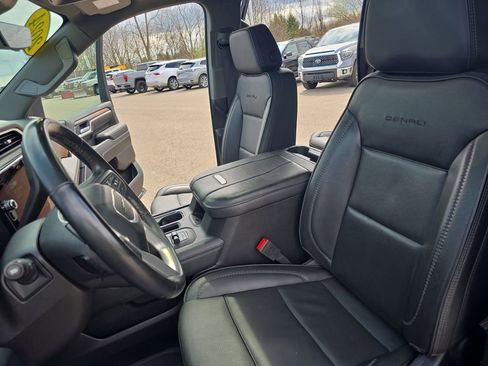 Used 2024 GMC Sierra 2500 Denali w/ Technology Package AWD/4WD image 14