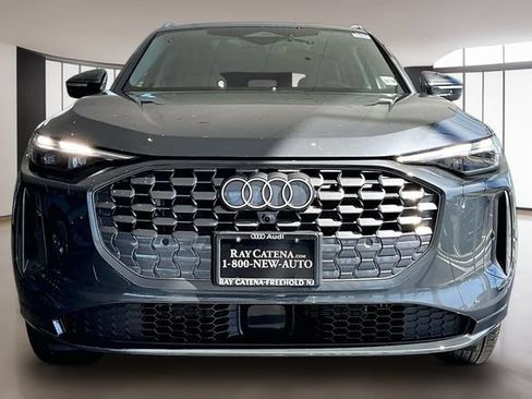 Used 2025 Audi Q5 Premium w/ Convenience Package AWD/4WD image 2