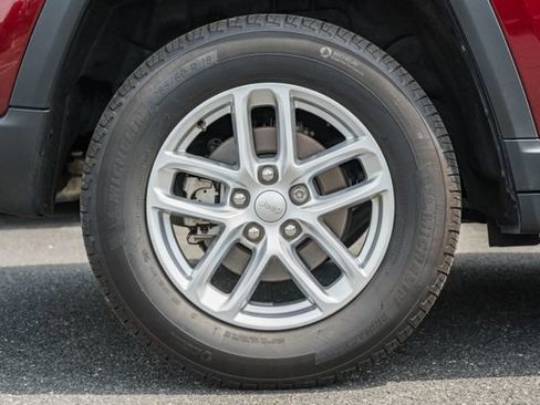 Used 2025 Jeep Grand Cherokee Laredo X w/ Luxury Tech Group I AWD/4WD image 37