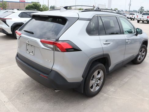 Used 2024 Toyota RAV4 XLE w/ Convenience Package FWD image 11