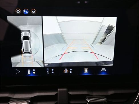 Used 2025 Chevrolet Equinox RS w/ Safety and Technology Package image 17