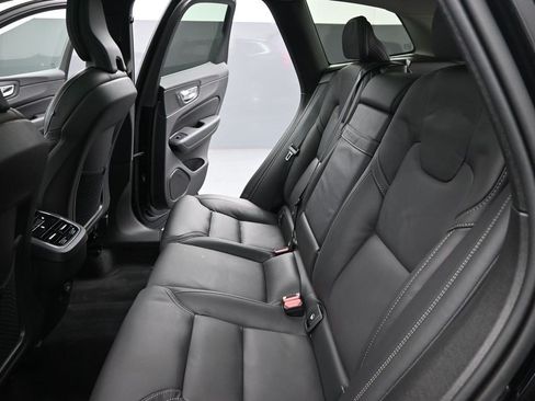 Used 2021 Volvo XC60 T5 Inscription w/ Advanced Package FWD image 17
