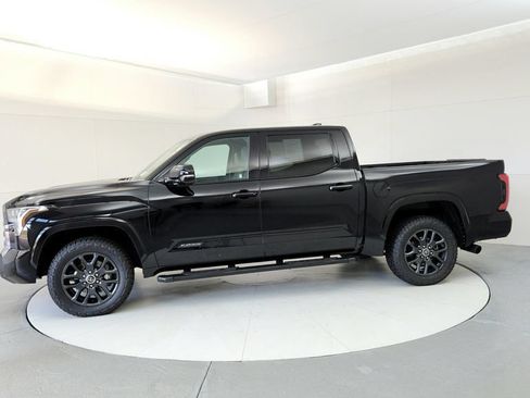 Used 2023 Toyota Tundra Platinum AWD/4WD image 3