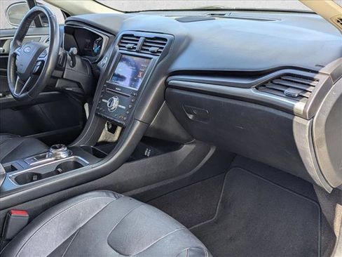 Used 2020 Ford Fusion Titanium image 22