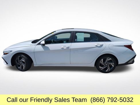 Used 2024 Hyundai Elantra Limited FWD image 2