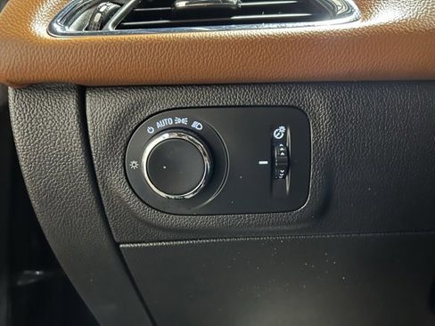 Used 2017 Chevrolet Cruze Premier image 36