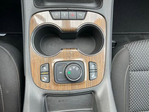 Used 2023 GMC Acadia SLE w/ Driver Convenience Package image 34