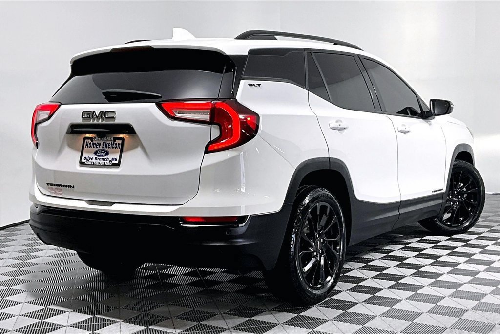 Used 2023 GMC Terrain SLT w/ Elevation Edition FWD image 12