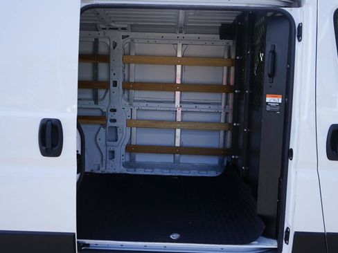 Used 2025 RAM ProMaster 2500 w/ U-Haul Equipment Group FWD image 20