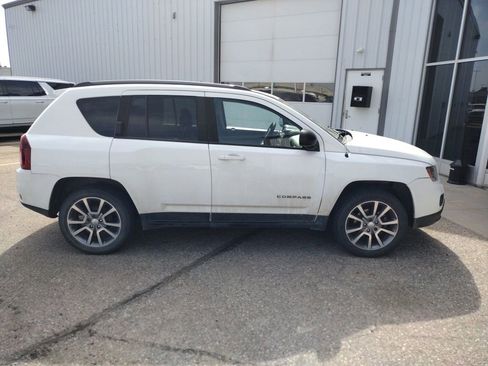 Used 2016 Jeep Compass Sport w/ Power Value Group FWD image 4