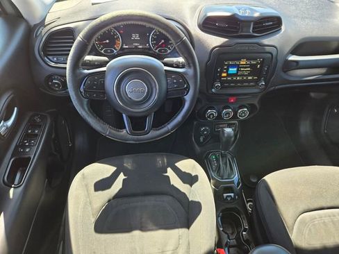 Used 2017 Jeep Renegade Altitude AWD/4WD image 12