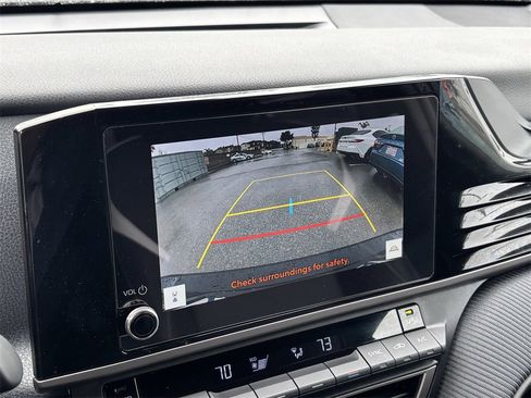 Used 2025 Toyota Camry SE image 10