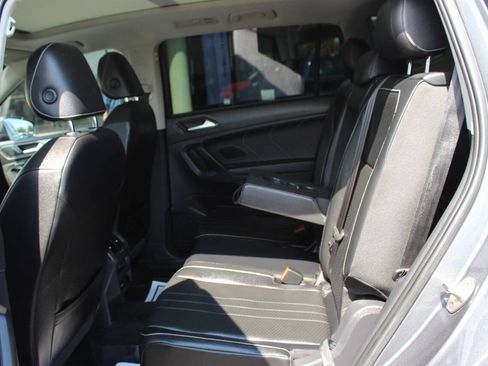 Used 2022 Volkswagen Tiguan SE FWD image 19