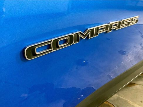 Used 2025 Jeep Compass Limited AWD/4WD image 8