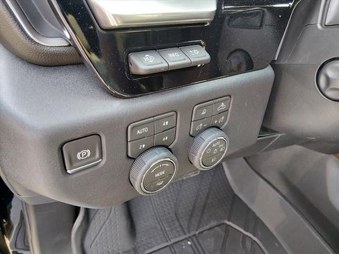 New 2026 Chevrolet Silverado 1500 High Country AWD/4WD image 14