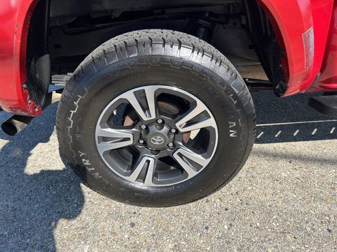 Used 2019 Toyota Tacoma SR5 image 23