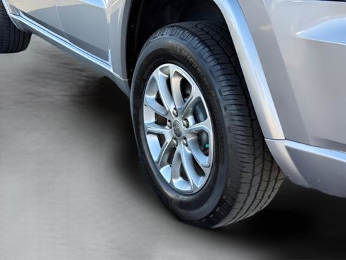 Used 2014 Jeep Grand Cherokee Overland AWD/4WD image 33