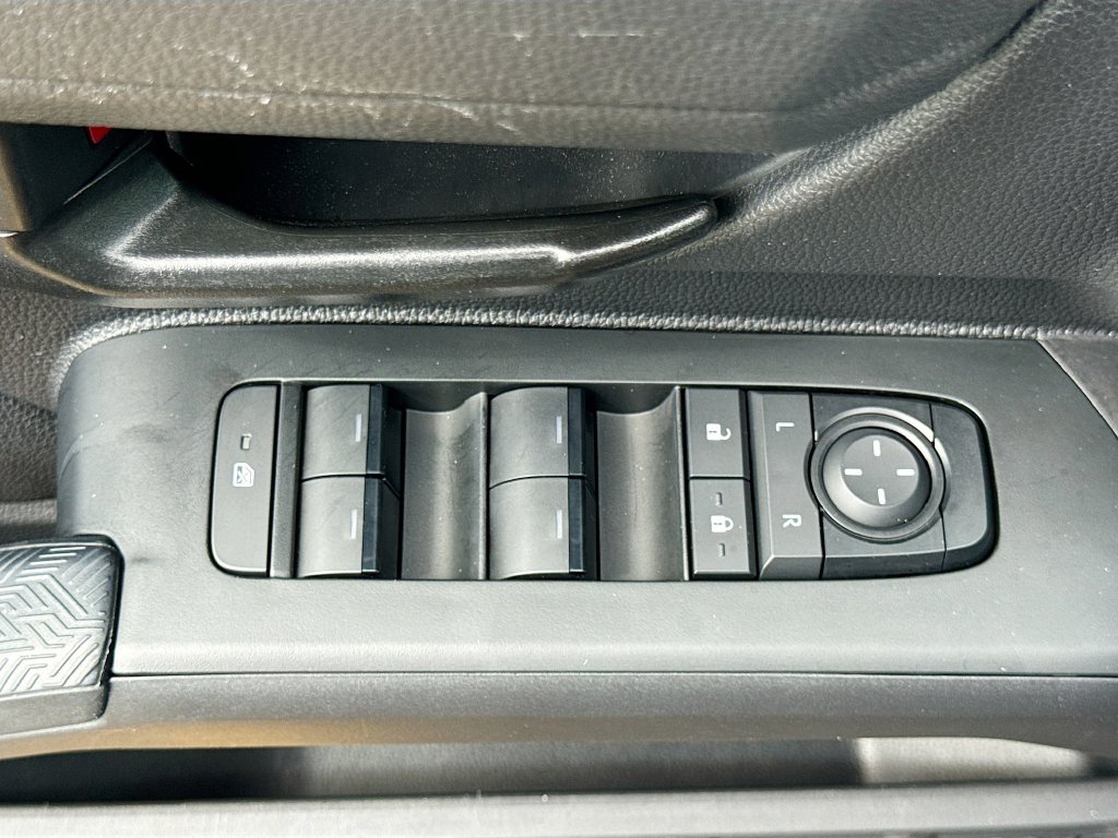 Used 2024 Toyota Tacoma SR5 AWD/4WD image 19