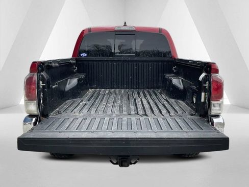 Used 2020 Toyota Tacoma TRD Off-Road AWD/4WD image 7