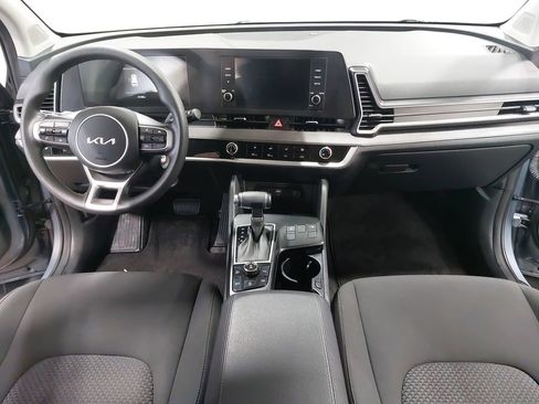 Used 2025 Kia Sportage LX image 9