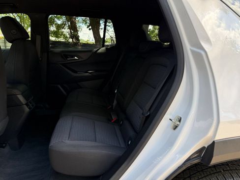 Used 2025 Chevrolet Equinox LT FWD image 37
