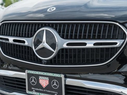 Used 2025 Mercedes-Benz GLC 300 4MATIC image 12