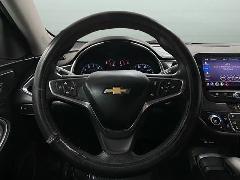 Used 2021 Chevrolet Malibu LT FWD image 17