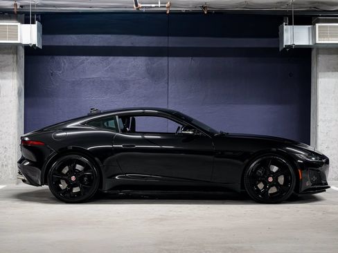 Used 2022 Jaguar F-TYPE Coupe RWD image 2